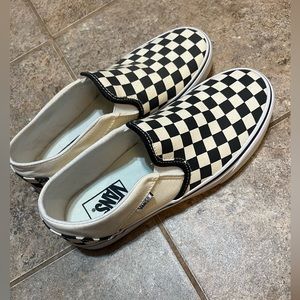 checkered vans woman’s size 8.5